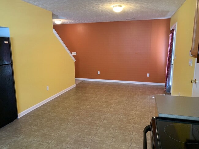 Foto del edificio - Beautiful 3 Bed 3 Bath Home For Rent!