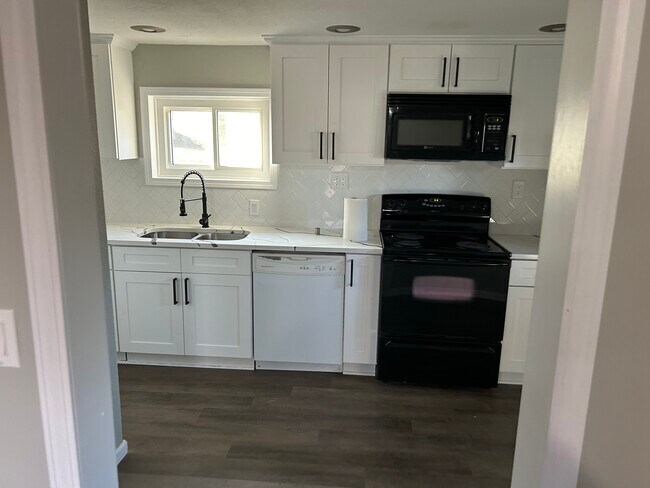 Foto del edificio - 1618 Pat Dr