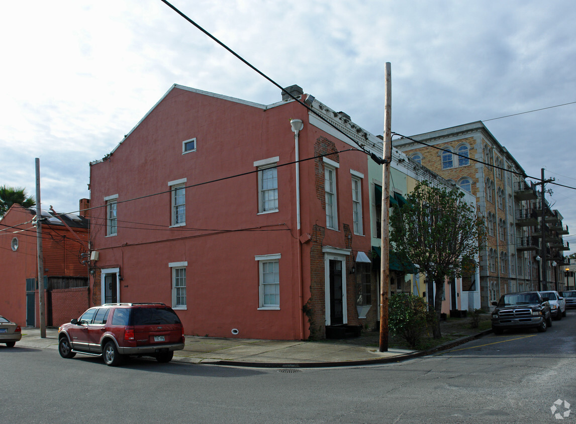 Primary Photo - 2000-2006 Carondelet St