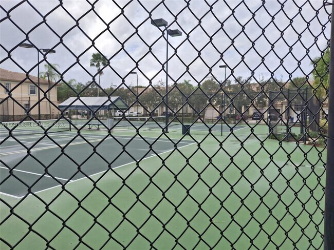 Foto del edificio - 8372 SW 25th Ct