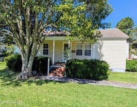 Building Photo - 113 Circle Dr
