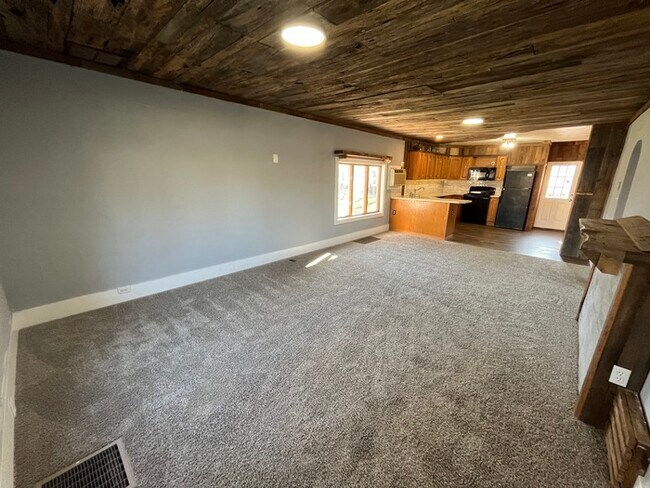 Foto del edificio - Large 4 Bed 2 Bath Home for Rent Near Down...