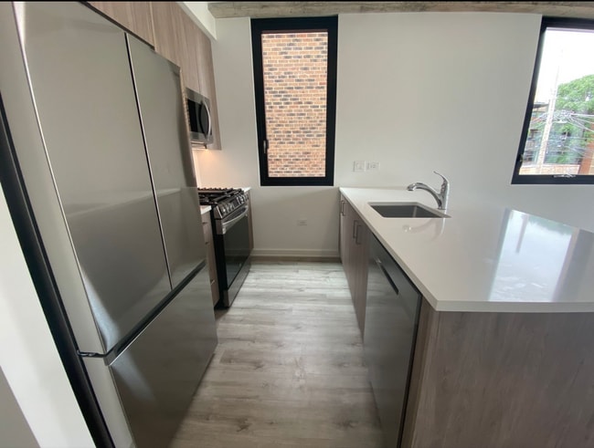 Modern Kitchen - 1118 W Patterson Ave