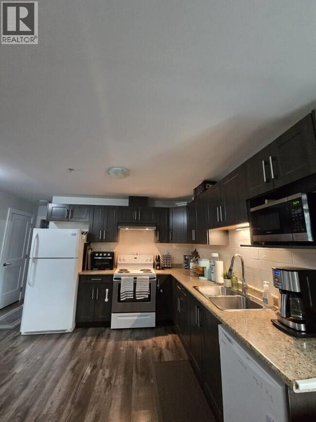 Building Photo - 20385 123 Ave
