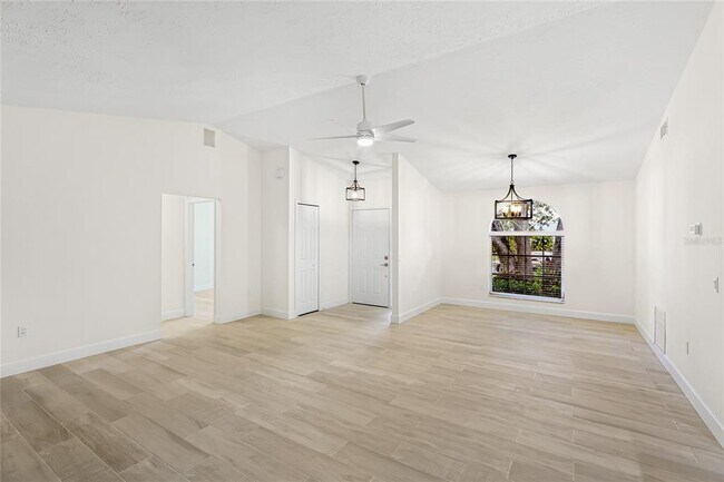 Foto del edificio - 2202 Cork Oak St W