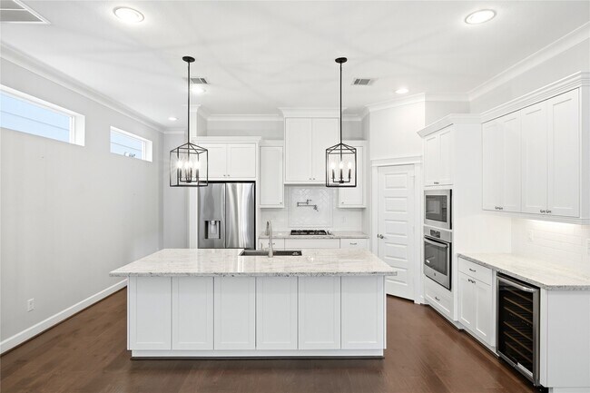 Building Photo - 4208 Koehler St