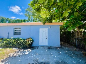 Building Photo - 1060 NW 116th St
