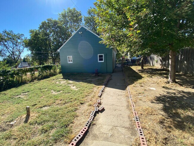 Building Photo - Beautiful Bemis Park House