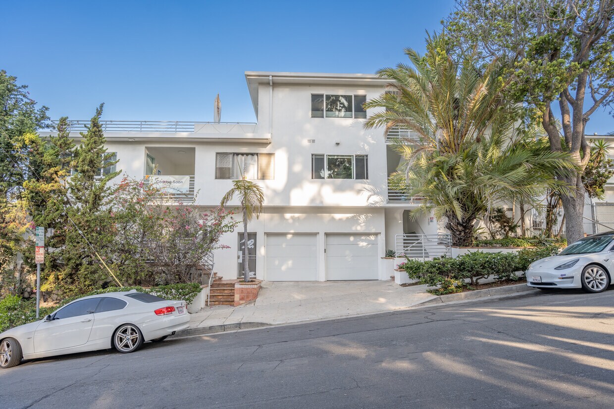 Primary Photo - 305 Strand St