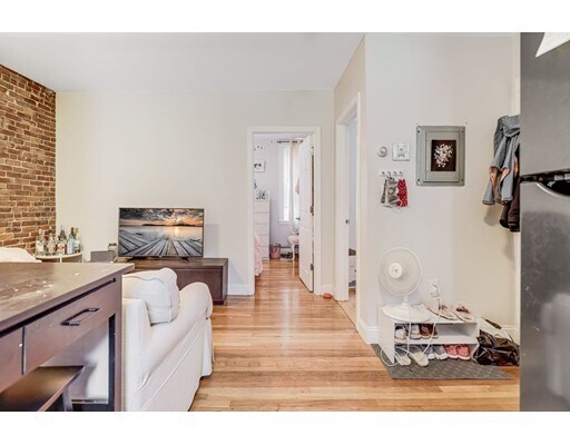 Primary Photo - 149 Endicott St