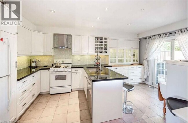 Photo du bâtiment - 2871 Darien Rd