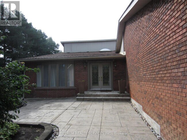 Photo du bâtiment - 135 Hayhoe Ave
