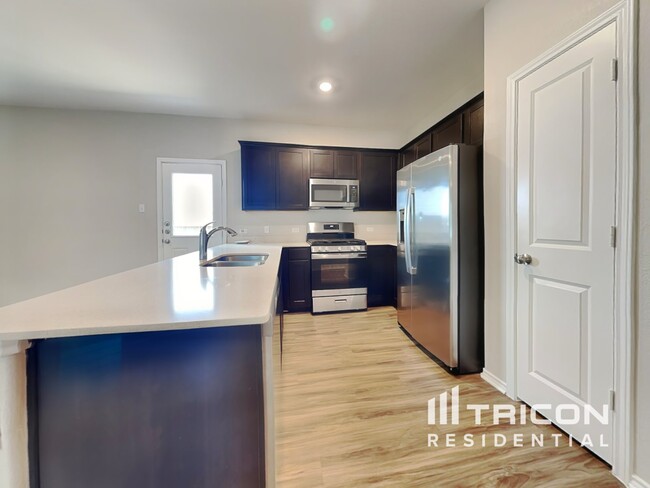 Building Photo - 217 Mica Trl