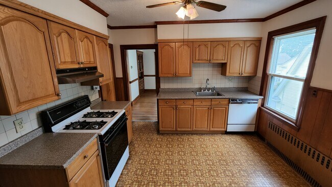 Foto del edificio - 132 Montclair Ave