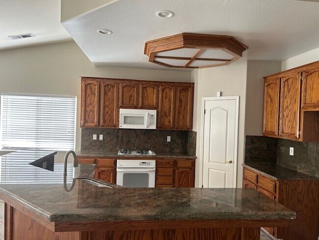Building Photo - 11100 Myers Ranch Ct