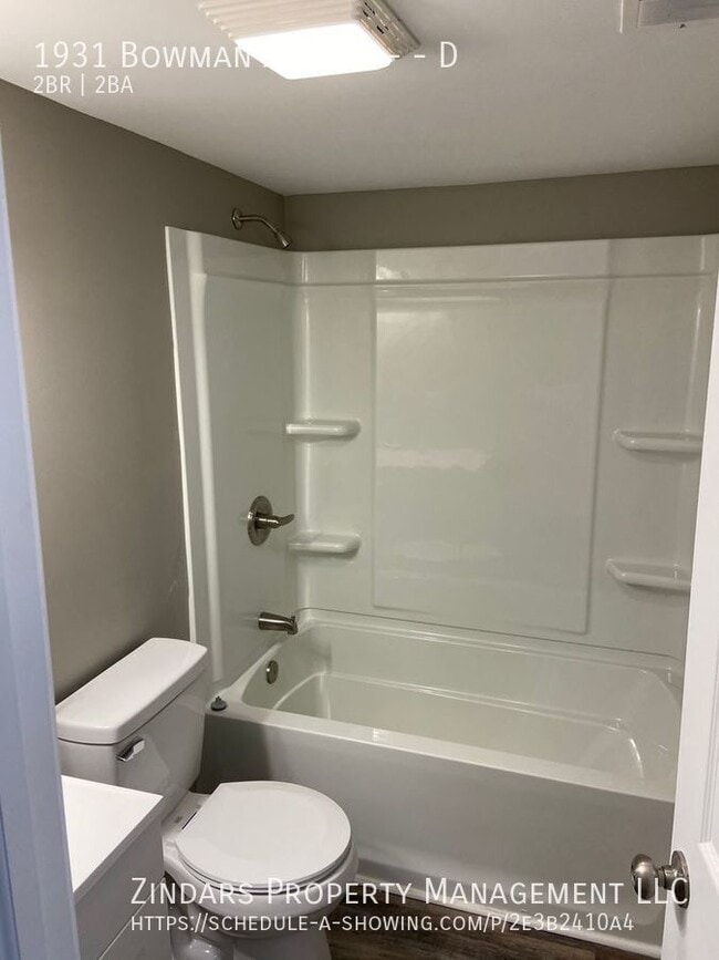 Building Photo - 1931 N Bowman Ave