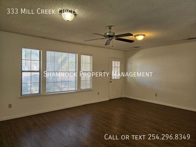 Foto del edificio - Convenient Location near Hewitt Drive