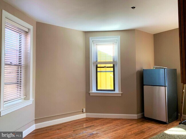 Foto del edificio - 53 E Butler Ave