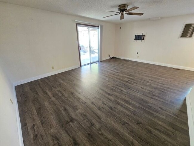 Building Photo - Cozy Home in Northwest Reno Conveniently L...