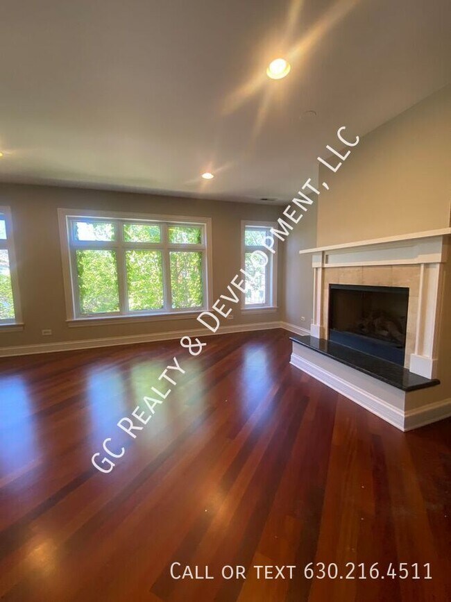 Foto del edificio - 2527 W Harrison St