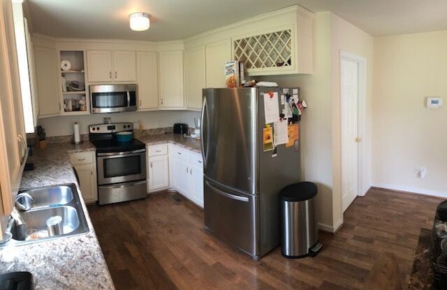 Building Photo - Beautiful 3 Bedroom Home in Dinwiddie