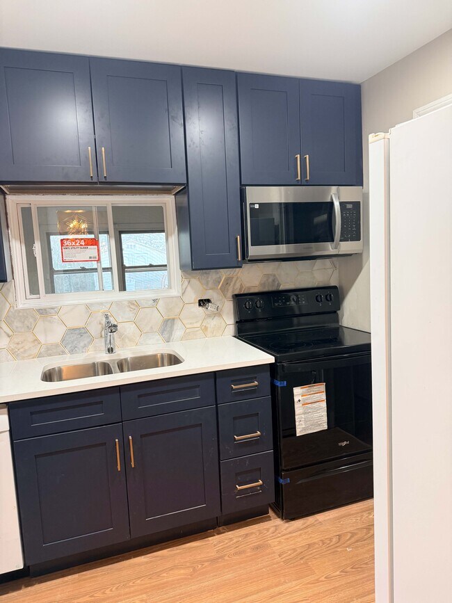 Foto del edificio - 6704 N Trumbull Ave