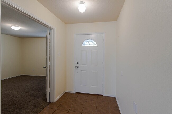 Foto del edificio - 810 Moss Glen Trail