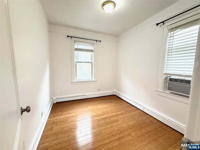 Foto del edificio - 436 Undercliff Ave