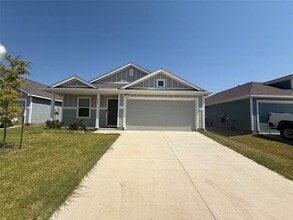 Building Photo - 909 Sourgum St