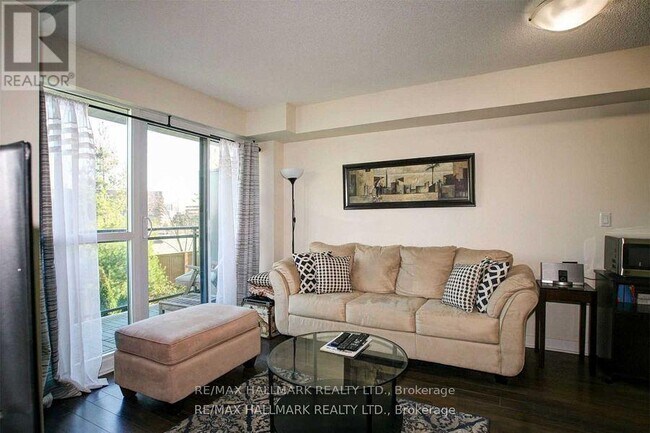 Building Photo - 120-120 Dallimore Cir