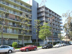 Building Photo - 2455 S St Andrews Pl