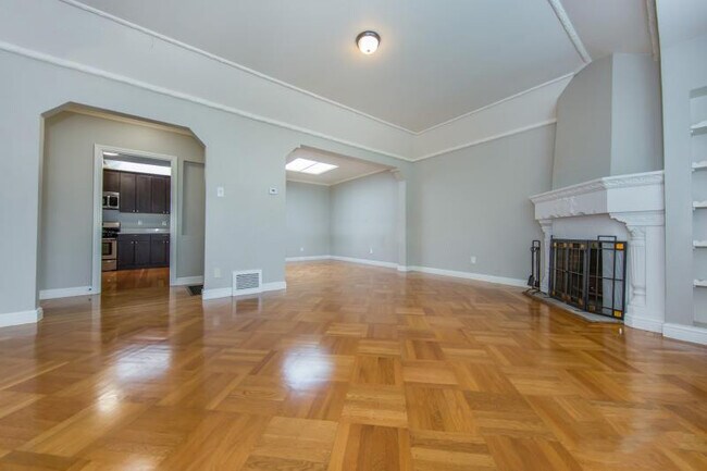 Foto del edificio - 330 Lakeview Ave