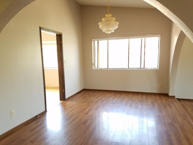 Foto del edificio - Nice Three Bedroom Home in Mesa With a Pool