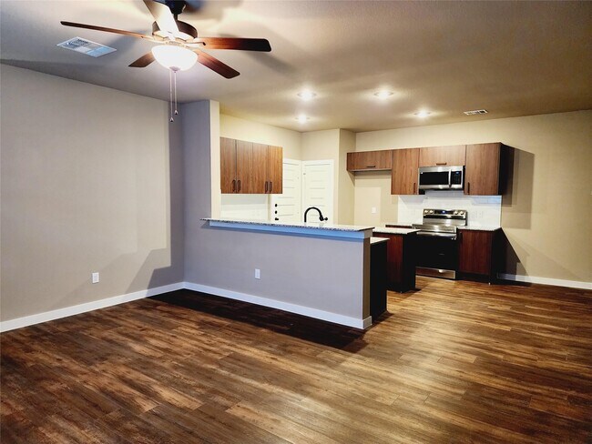 Foto del edificio - 9836 Grosbeak Ln