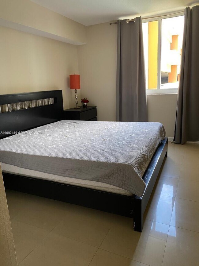 Foto del edificio - 2775 NE 187th St