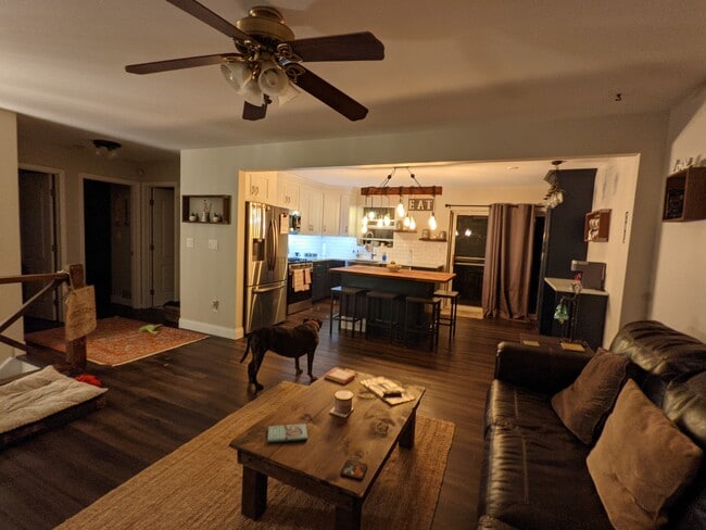 Building Photo - 31 Larkspur Dr