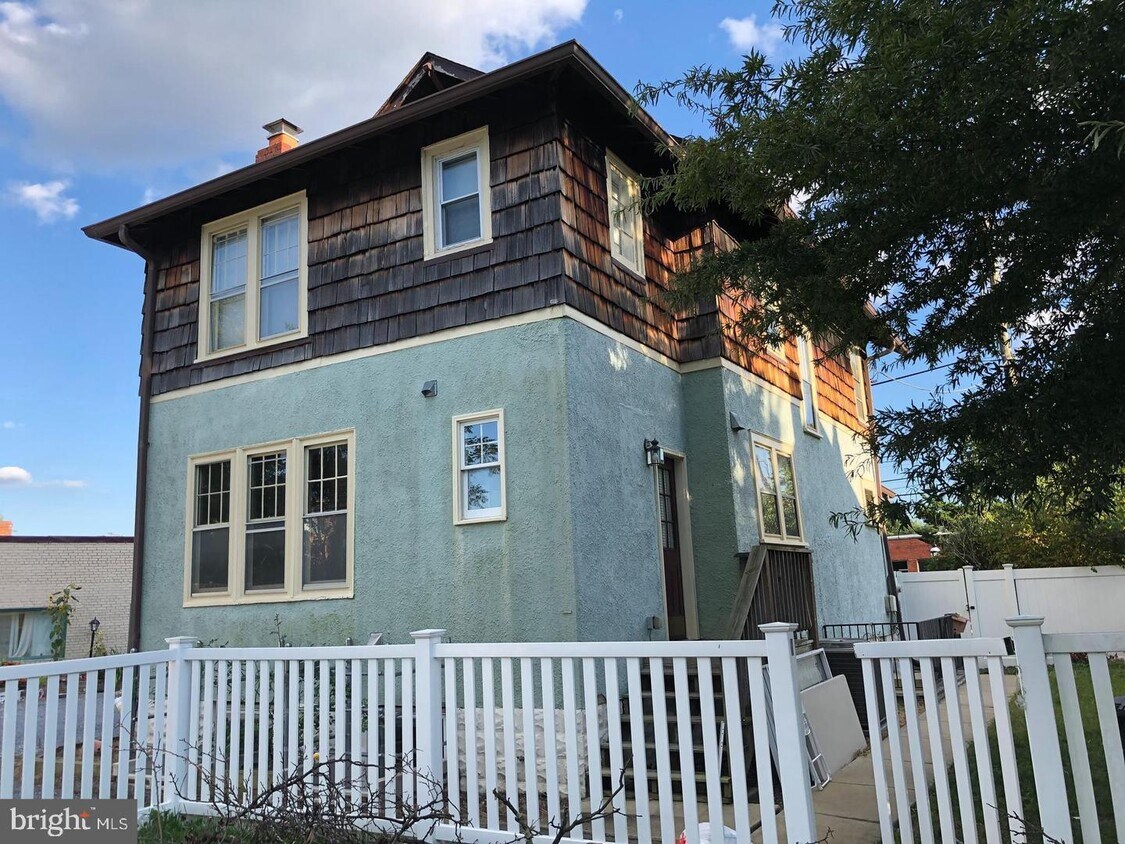 Primary Photo - 7206 Carroll Ave