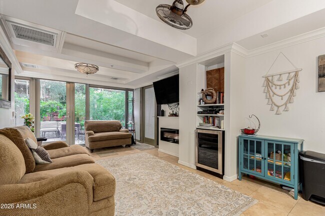 Building Photo - 7137 E Rancho Vista Dr