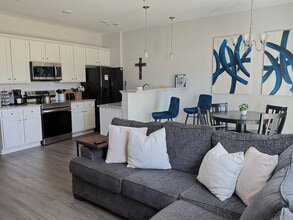 Building Photo - 751 Jacobs Millpond Rd