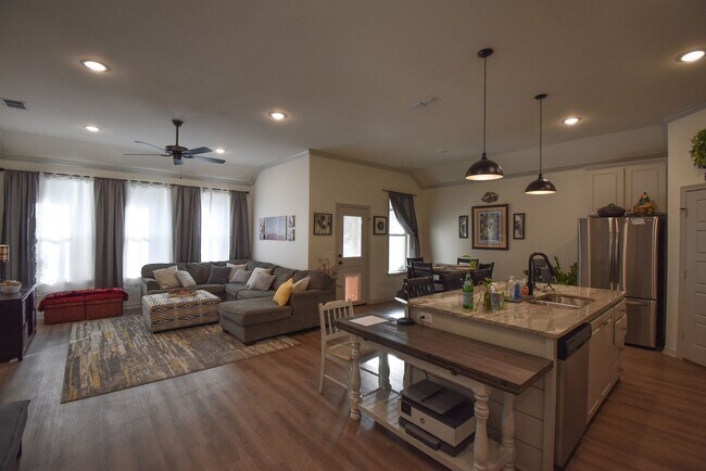 Foto del edificio - Available! Gorgeous 3 Bedroom 2 Bath in Tyler!