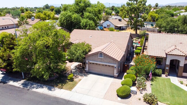 Foto del edificio - 142 N Pineview Dr
