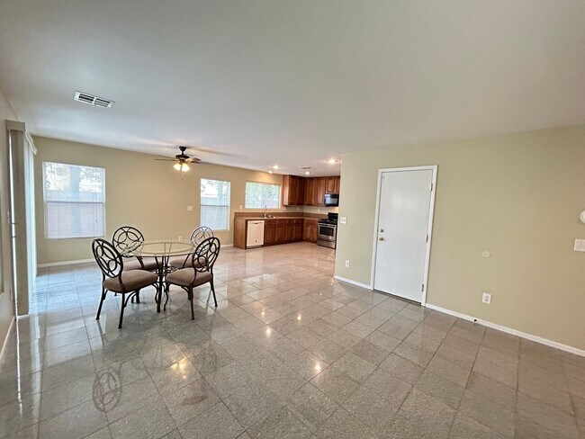 Building Photo - 3 Bedroom 2.5 Bathroom Silverado Ranch Home!