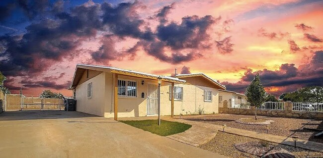 Building Photo - 10316 Hollyhock Dr