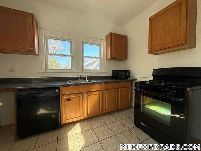 Foto del edificio - 124 Forest St