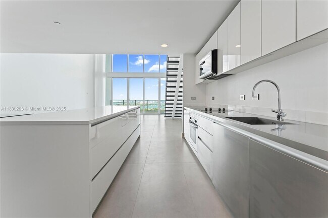 Building Photo - 1040 Biscayne Blvd