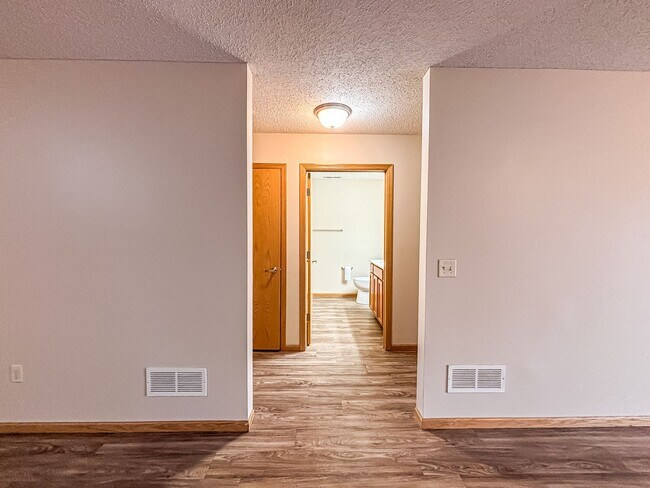 Foto del edificio - 1627 Gunston Dr