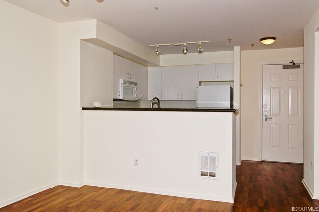 Building Photo - 8300 Oceanview Ter