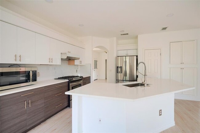 Building Photo - 9625 Copper Creek Dr