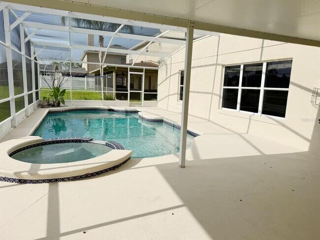 Foto del edificio - 842 Horseshoe Falls Dr