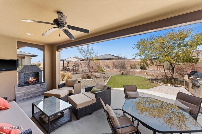 Foto del edificio - 3913 Gold Ridge Rd